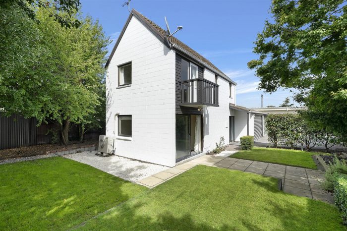 2/124 Burwood Road, Burwood, Christchur­ch City, Canterbury, 8083, New Zealand