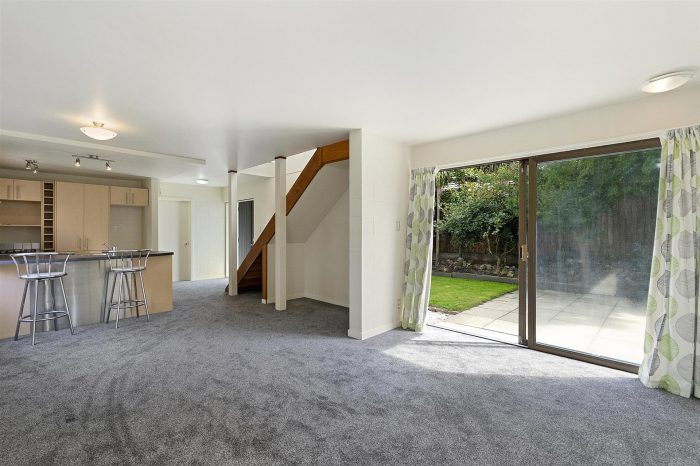 2/124 Burwood Road, Burwood, Christchur­ch City, Canterbury, 8083, New Zealand