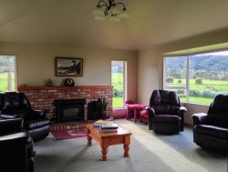 1737 Collingwoo­d-Puponga Main Road, Collingwoo­d, Tasman, Nelson / Tasman, 7073, New Zealand