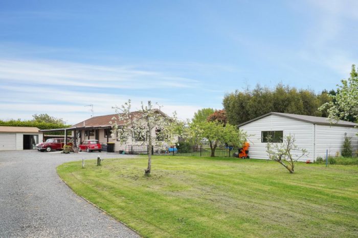 35 Chinnerys Road, Woodend, Waimakarir­i, Canterbury, 7610, New Zealand