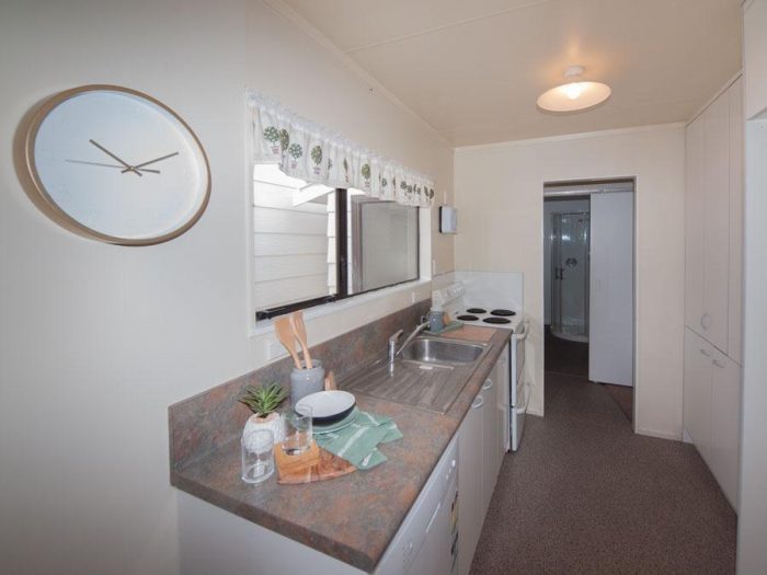 1/2 Alister Way, Churton Park, Wellington 6037, New Zealand