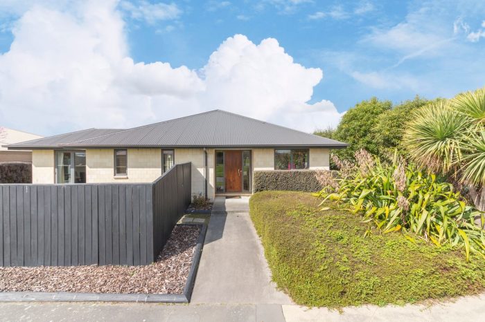 10 East Ellington Drive, Mairehau, Christchur­ch City, Canterbury, 8052, New Zealand