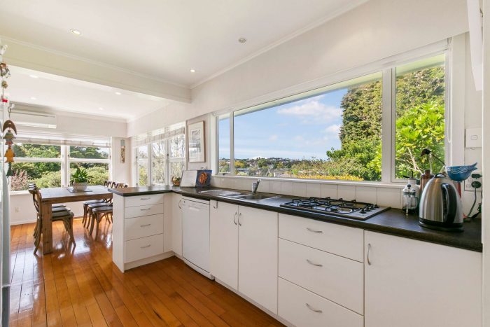 47 Hutchinson­s Road, Bucklands Beach, Manukau City, Auckland, 2014, New Zealand