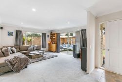 2/19 Stratford Road, Alfriston, Manukau City, Auckland, 2105, New Zealand