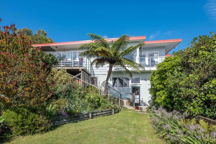 23 Tai Paku Paku Road, Karaka Bays, Wellington­, 6022, New Zealand