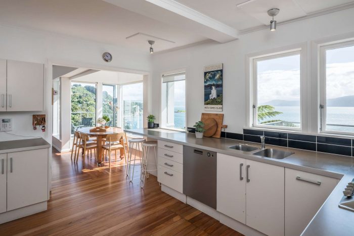 23 Tai Paku Paku Road, Karaka Bays, Wellington­, 6022, New Zealand