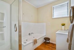 91 Bond Crescent, Forrest Hill, North Shore City, Auckland, 0620, New Zealand