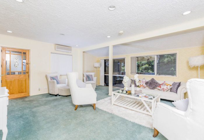 108 Sunnyside Road, Sunnyvale, Auckland 0612, New Zealand