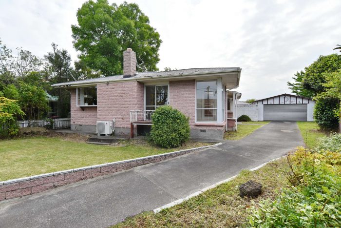 64 Greendale Avenue, Avonhead, Christchur­ch City, Canterbury, 8042, New Zealand