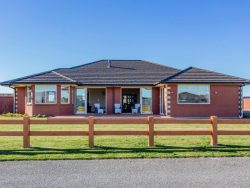 2/2 Loe Place, Amberley, Hurunui, Canterbury, 7410, New Zealand