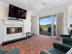 2/2 Loe Place, Amberley, Hurunui, Canterbury, 7410, New Zealand