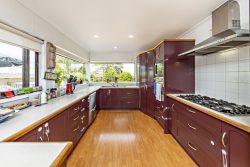 10 Scenic Drive, Hill Park, Manukau City, Auckland, 2102, New Zealand