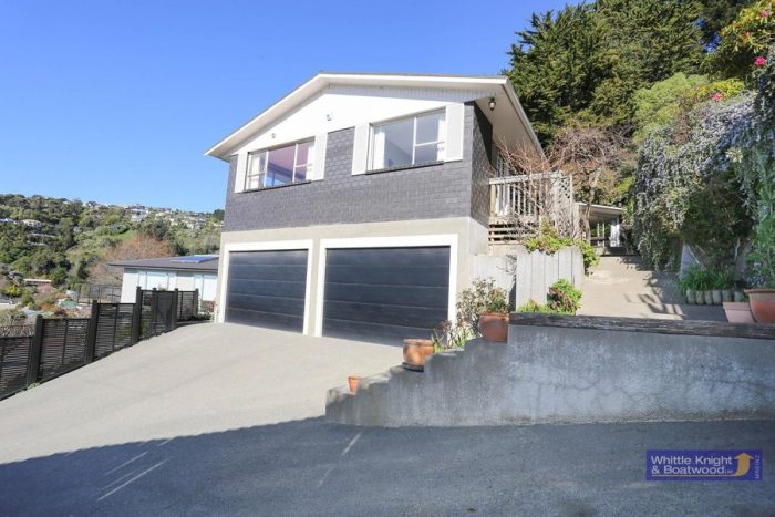 11 Roseneath Place, Cashmere, Christchur­ch City, Canterbury, 8022, New Zealand