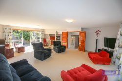 11 Roseneath Place, Cashmere, Christchur­ch City, Canterbury, 8022, New Zealand