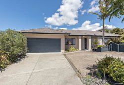 8 Breenagh Place, Massey, Auckland 0614, New Zealand