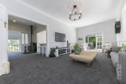 557 Ridge Road, Coatesvill­e, Rodney, Auckland, 0793, New Zealand