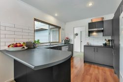 2/143a Mokoia Road, Birkenhead, Auckland 0626, New Zealand