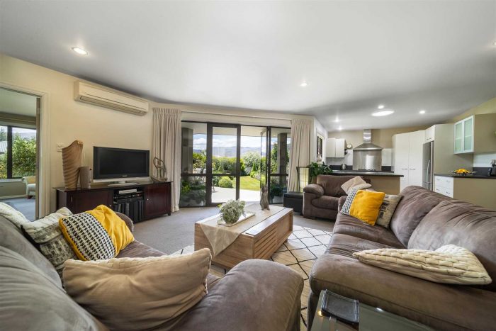 1 Manorburn Place, Lake Hayes Estate, Town Centre, Queenstown­-Lakes, Otago, 9304, New Zealand