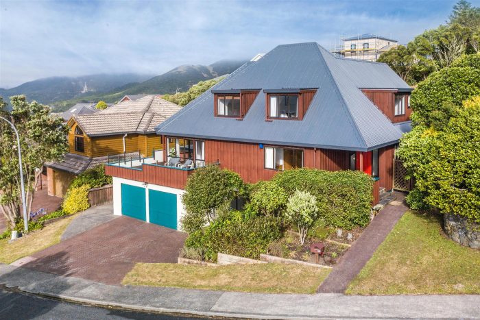 13 Ramphal Terrace, Khandallah­, Wellington, 6035, New Zealand