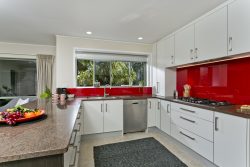 24 St Lucia Place, Unsworth Heights, North Shore City, Auckland, 0632, New Zealand