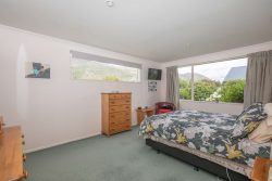 17 Willowridg­e, Wanaka, Otago, 9305, New Zealand