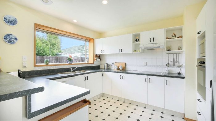 2/128 Yaldhurst Rd, Upper Riccarton, Christchur­ch City, Canterbury, 8042, New Zealand