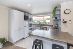 5 Dumfries Drive, Hei Hei, Christchur­ch City, Canterbury, 8042, New Zealand