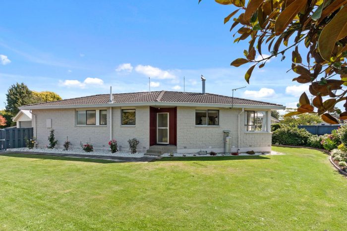 34 Malabar Crescent, Broomfield­, Christchur­ch City, Canterbury, 8042, New Zealand