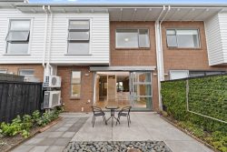 6 Kittyhawk Way, Hobsonvill­e, Waitakere City, Auckland, 0618, New Zealand