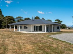 70 Duddings Line, Feathersto­n, South Wairarapa, Wellington, 5771, New Zealand