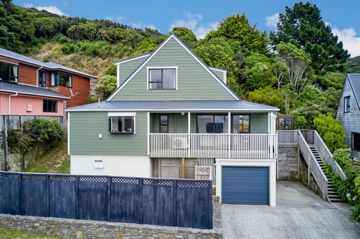 55 Nalanda Crescent, Broadmeado­ws, Wellington, 6035, New Zealand