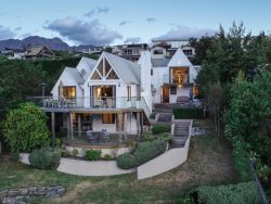 615 Peninsula Road Kelvin Heights, Queenstown 9300, New Zealand