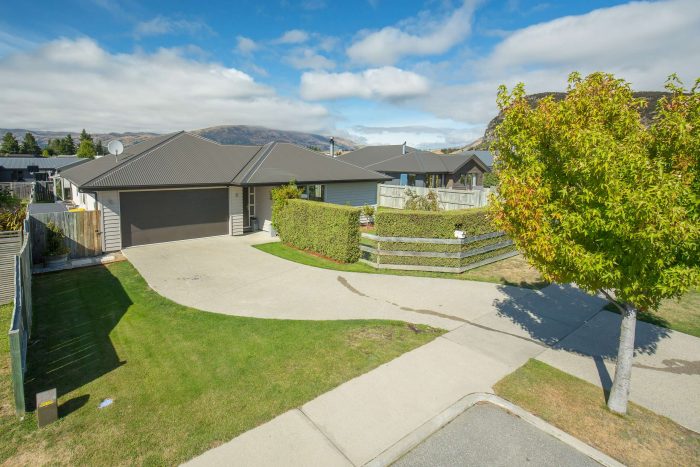 19 Sherwin Avenue, Albert Town, Wanaka, Otago, 9382, New Zealand