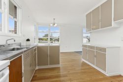 2/2 Seaview Road, Milford, North Shore City, Auckland, 0620, New Zealand