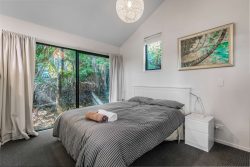 27 Hekerua Road, Oneroa, Waiheke Island, Auckland, 1081, New Zealand