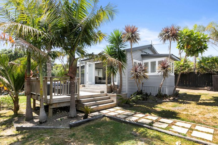 3 Miami Avenue, Surfdale, Waiheke Island, Auckland, 1081, New Zealand