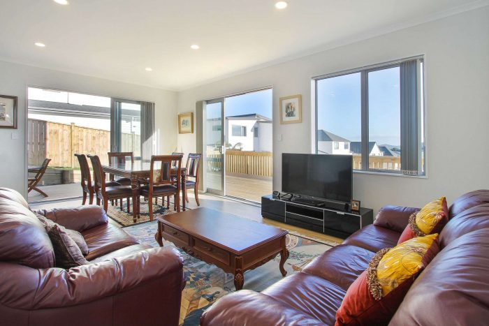 5 Takurua Terrace, Orewa, Rodney, Auckland, 0931, New Zealand