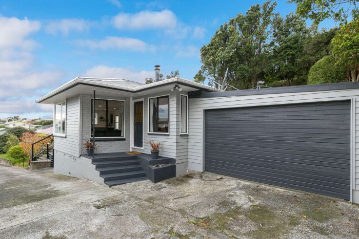 34 Beazley Avenue, Paparangi, Wellington 6037, New Zealand