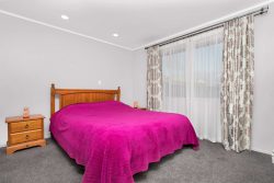 2/4 Nerissa Place, Randwick Park, Manukau City, Auckland, 2105, New Zealand