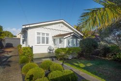 22 Wright Road, Point Chevalier, Auckland, 1022, New Zealand