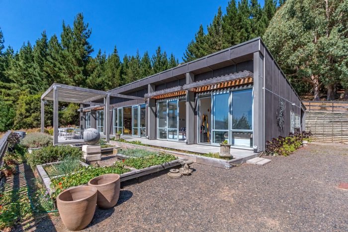 231 Holmes Bay Road, Pigeon Bay, Banks Peninsula, Canterbury, 7581, New Zealand