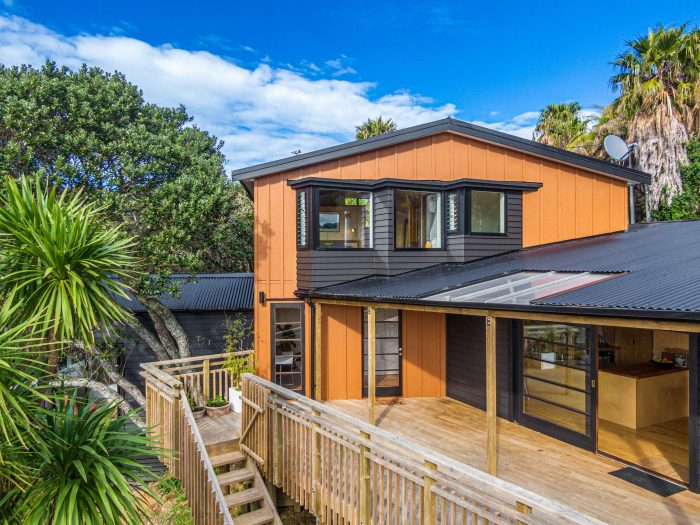 32 Palm Road, Palm Beach, Waiheke Island, Auckland, 1081, New Zealand