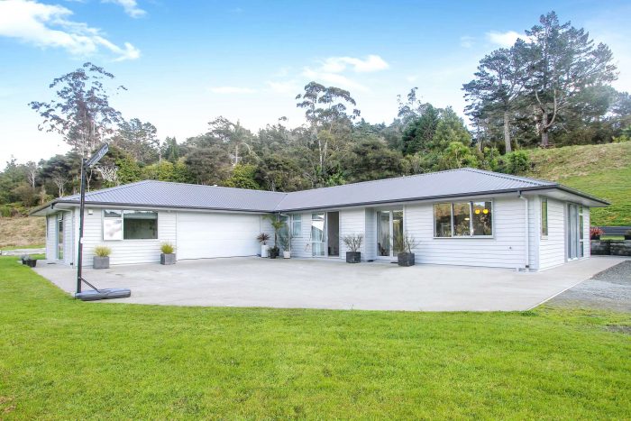 23 Redvale Rise, Albany, North Shore City, Auckland, 0794, New Zealand