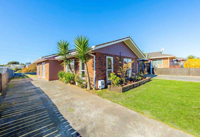 68 Chelburn Crescent, Mangere East, Auckland 2024, New Zealand