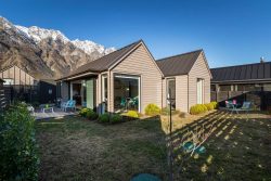 8 Fife Court, Jacks Point, Queenstown-Lakes, Otago, 9371, New Zealand