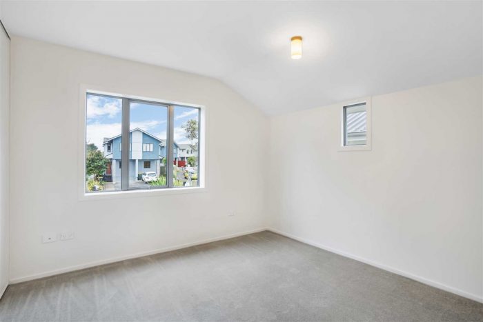 8/6 John Jennings Drive, Albany, North Shore City, Auckland, 0632, New Zealand