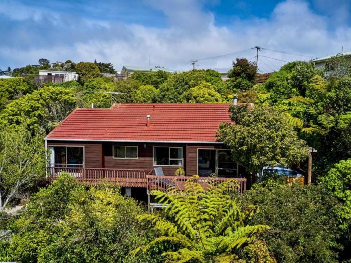 9 Bushland Grove, Paparangi, Wellington, 6037, New Zealand