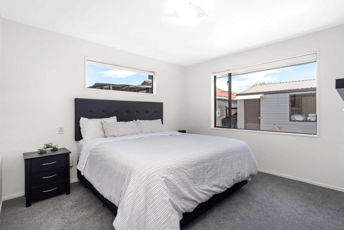 2/6 Oakhurst Place, Russley, Christchurch City, Canterbury, 8042, New Zealand