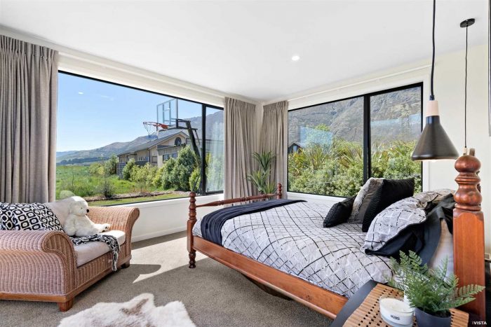 8 Hovingham Court, Jacks Point, Town Centre, Queenstown-Lakes, Otago, 9371, New Zealand