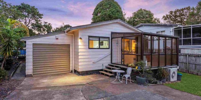 25A Glenorchy Street, Glen Eden, Waitakere City, Auckland, 0602, New Zealand